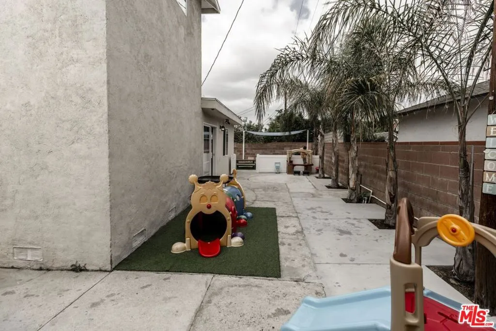 12643 Elkwood Street, North Hollywood, California 91605 home-pic-61